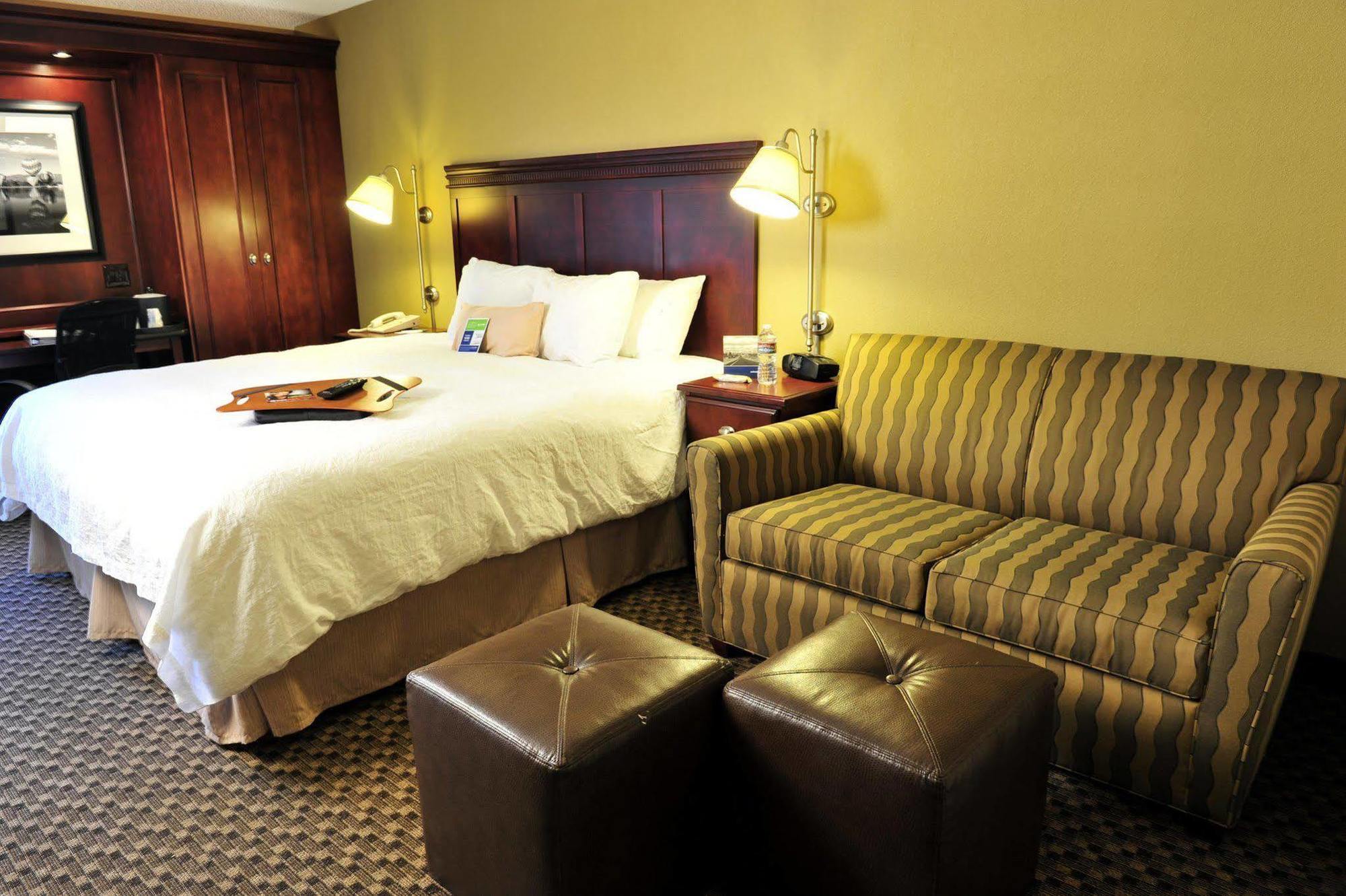 Spark By Hilton Colorado Springs I 25 Central Phòng bức ảnh